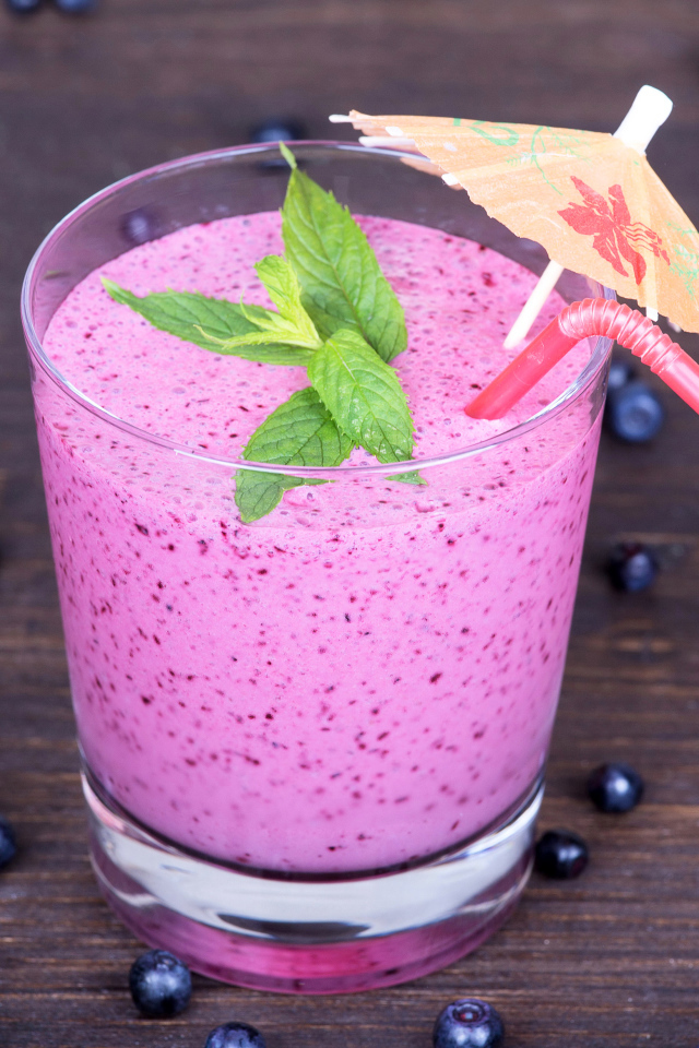 Черничный коктейль с мятой