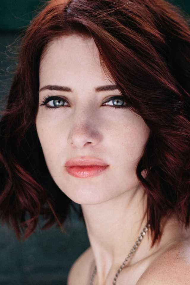 Молодая девушка модель Сьюзан Коффи