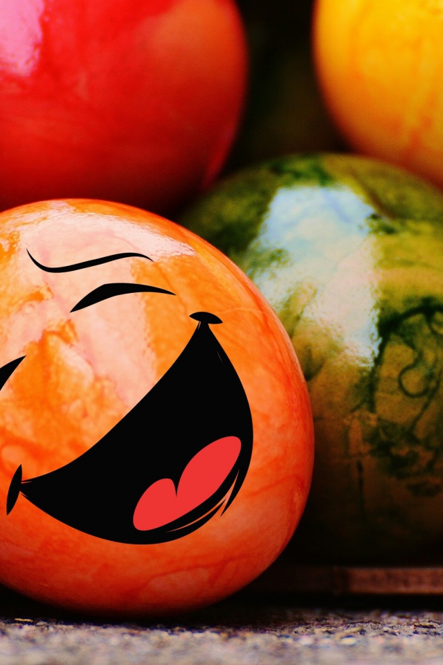 Пасхальное яйцо смайлик 