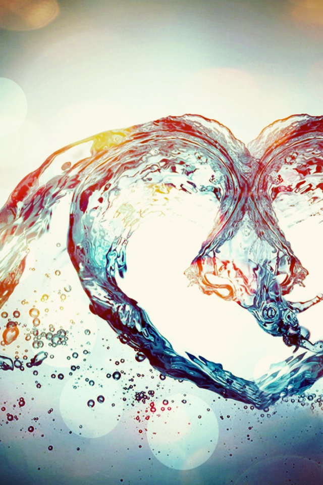 Красивое сердце из воды