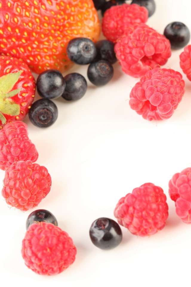 Съедобное сердечко из малины