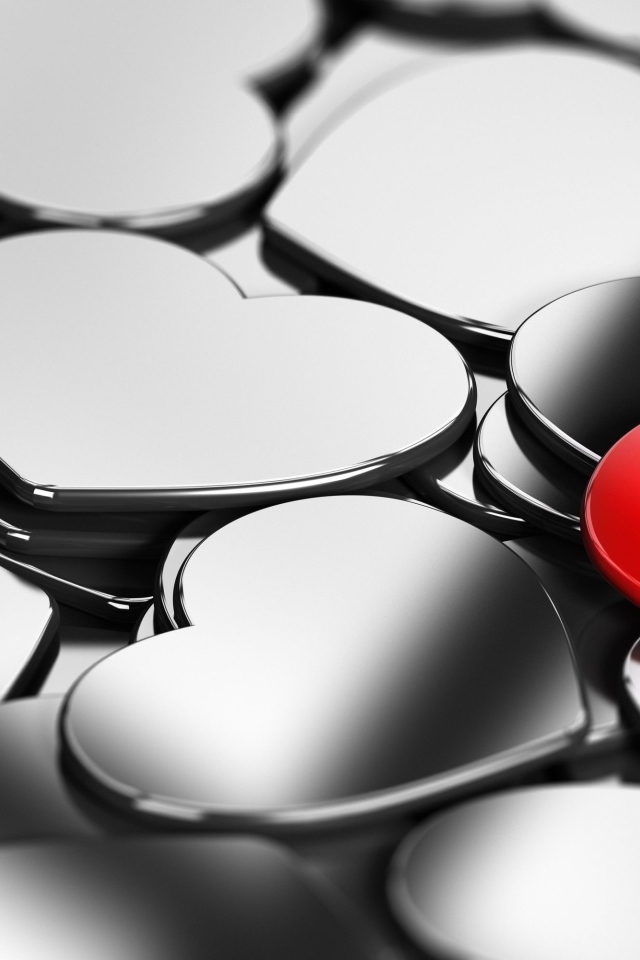 Красное сердечком среди холодных серых