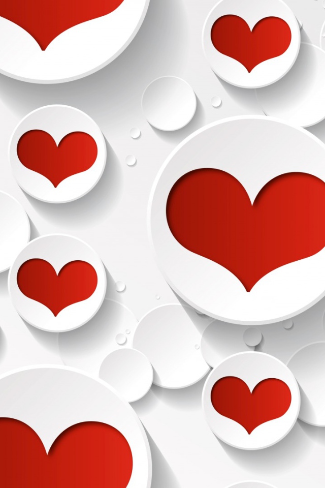 Белые шары с красными сердцами 