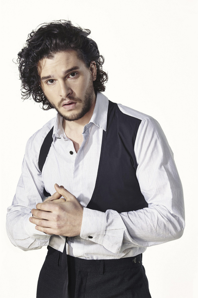 Актер Кит Харингтон фото на белом фоне