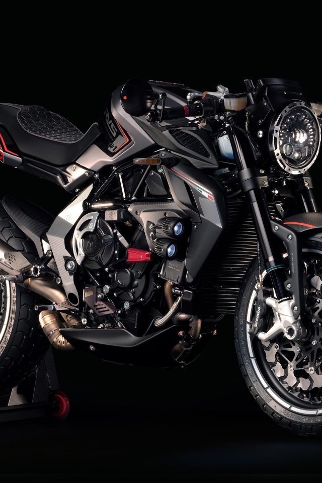 Мотоцикл MV Agusta RVS на черном фоне