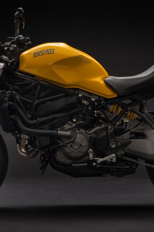 Мотоцикл Ducati Monster 821, 2018 на черном фоне