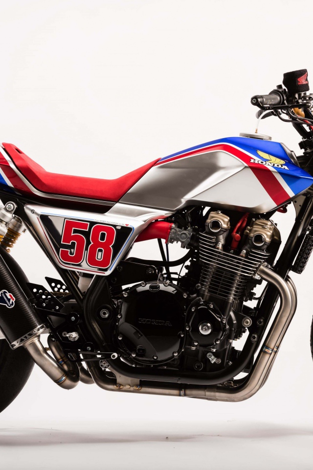 Мотоцикл Honda CB1100 TR, 2017 вид сбоку