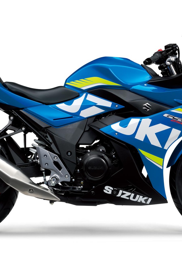 Синий мотоцикл Suzuki GSX250R на белом фоне 