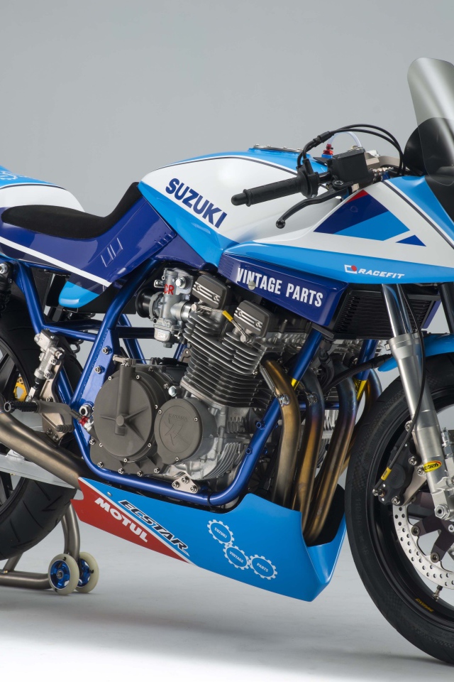 Мотоцикл Suzuki GSX1100SD синего цвета 