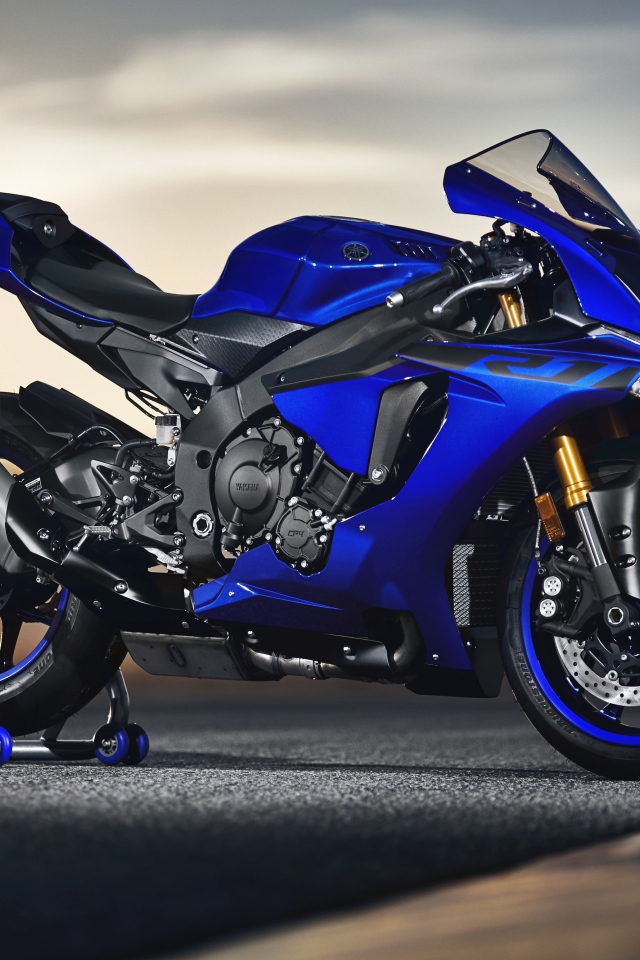 Синий мотоцикл Yamaha YZF-R1, 2018