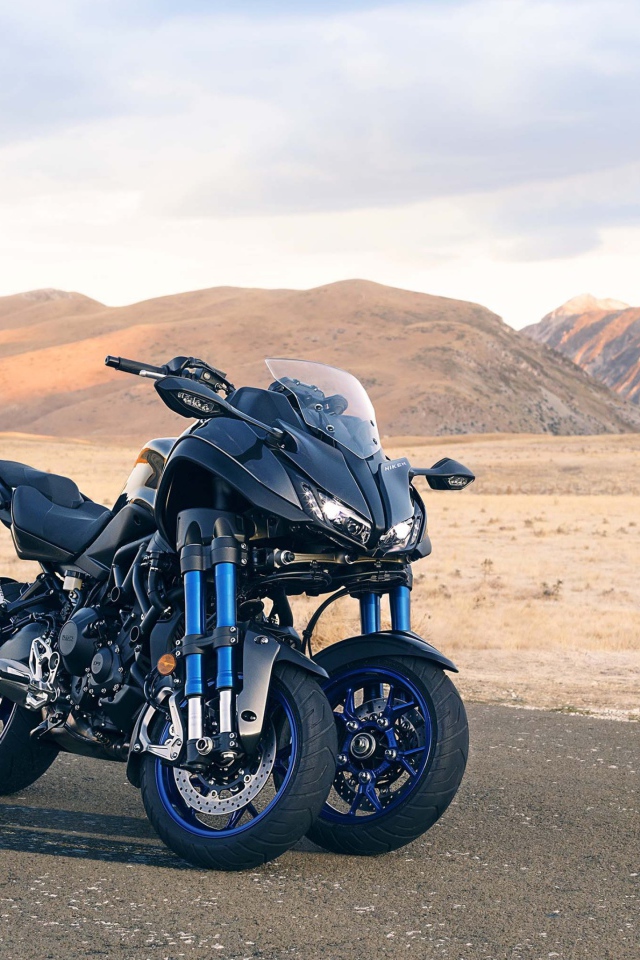 Гоночный мотоцикл Yamaha Niken, 2018