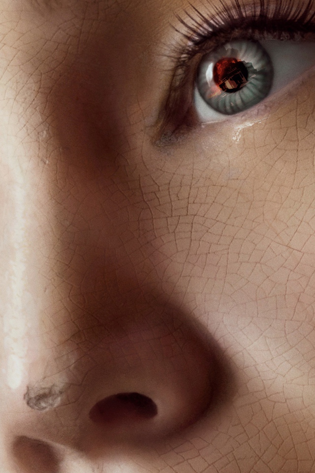 Актриса Дженнифер Лоуренс в фильме ужасов Мама, 2017