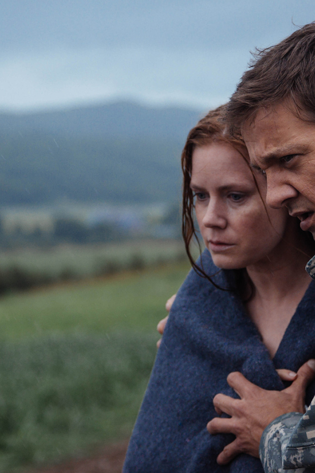 Актеры Эми Адамс и Джереми Реннер фильм Прибытие  