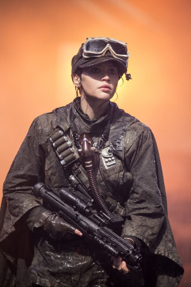 Персонаж Джин Эрсо с оружием фильм Изгой-один. Звёздные войны Истории 