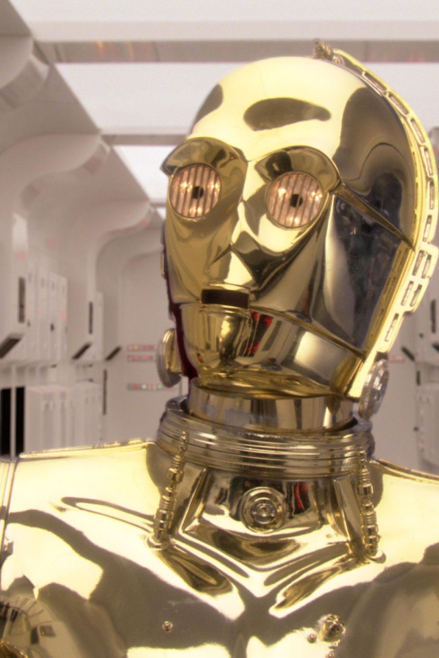 Дроид C-3PO персонаж легендарного фильма Звездные войны 