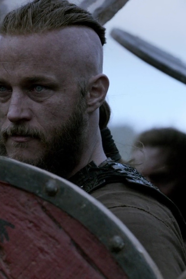 Воин Рагнар Лодброк персонаж сериала Викинги 