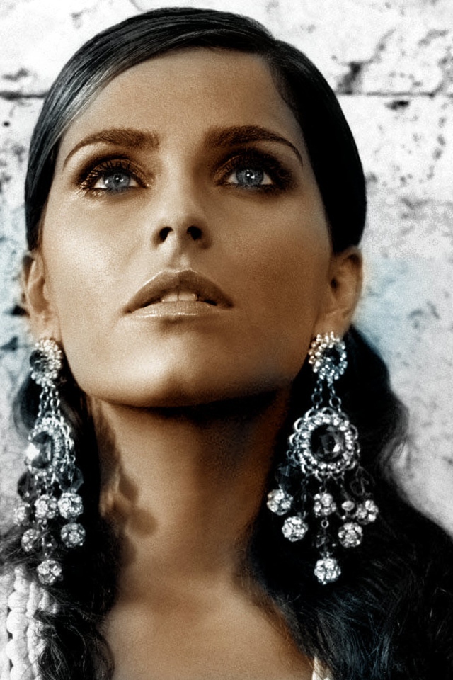 Канадская певица Нелли Фуртадо