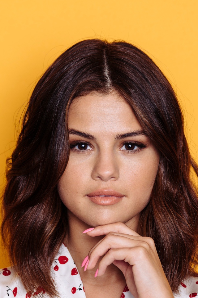 Знаменитая молодая исполнительница Селена Гомес