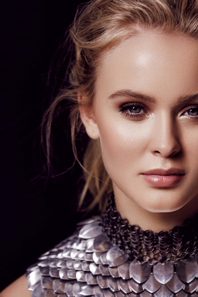 Молодая шведская певица Зара Ларссон