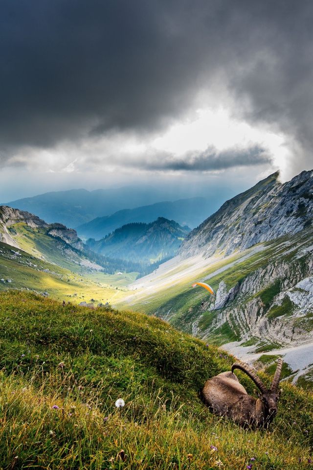 Грозовые облака над горой Пилатус, Швейцария