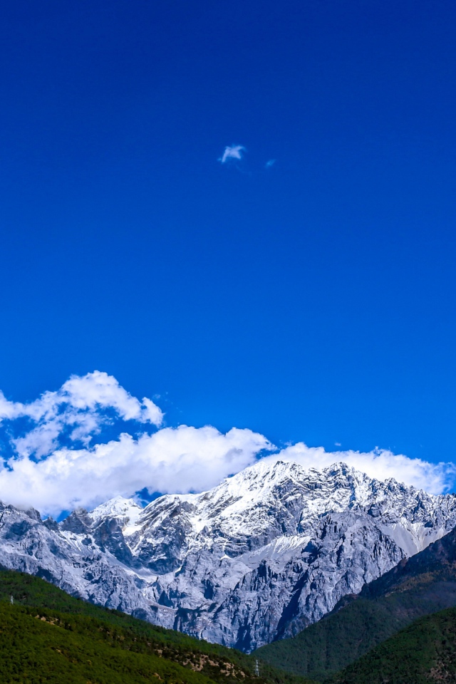 Живописный горный массив Юйлунсюэшань, Китай 