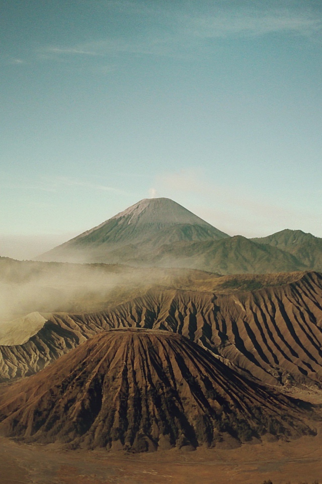 Кратеры вулкана Бромо,  Индонезия