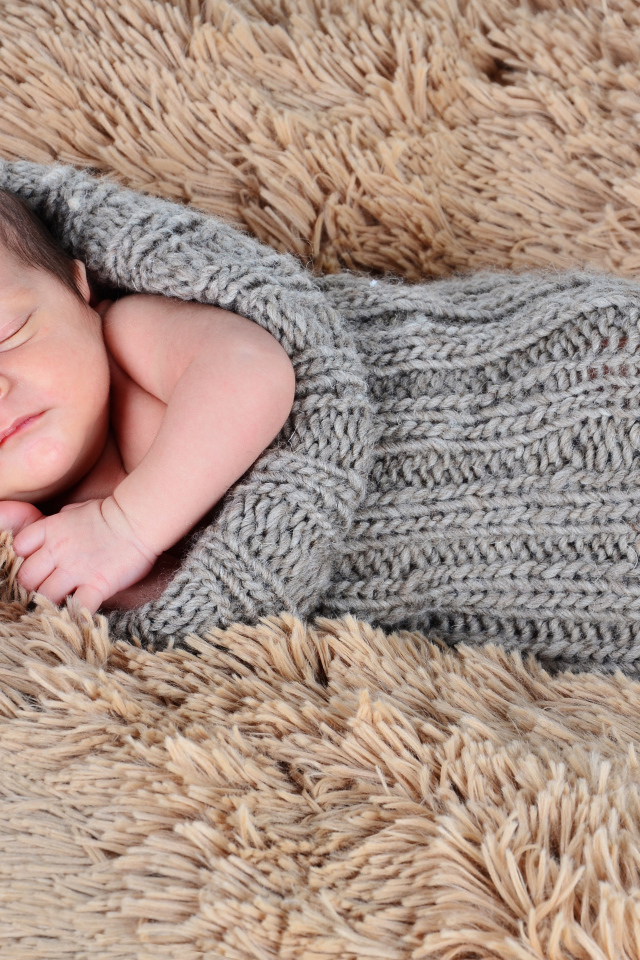 Милый спящий маленький мальчик 