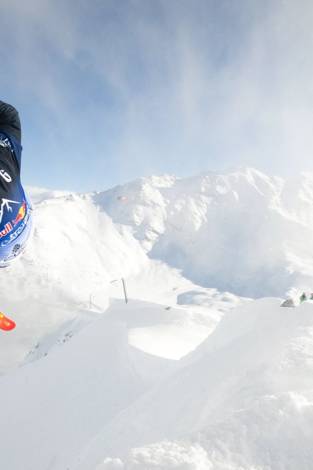 Опасный прыжок лыжника  