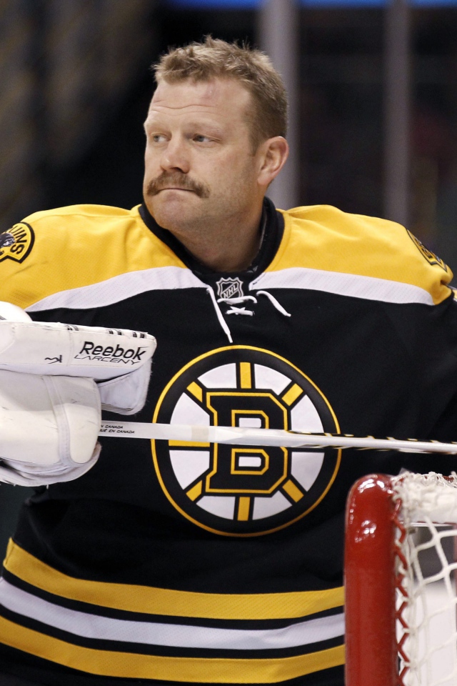 Хоккейный вратарь Тим Томас, Бостон Брюинз 