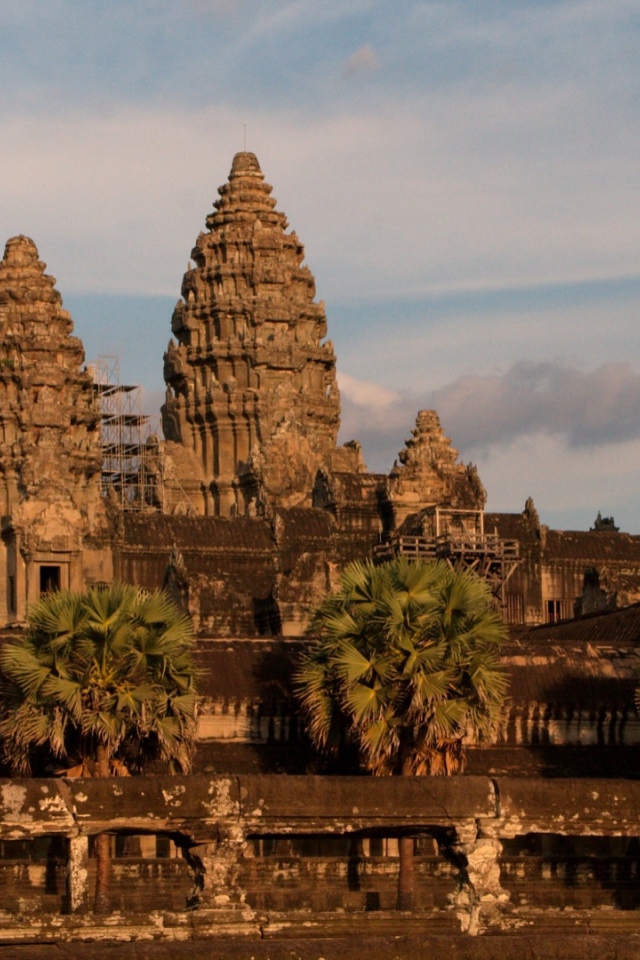 Старинный храмовый комплекс Ангкор Ват 