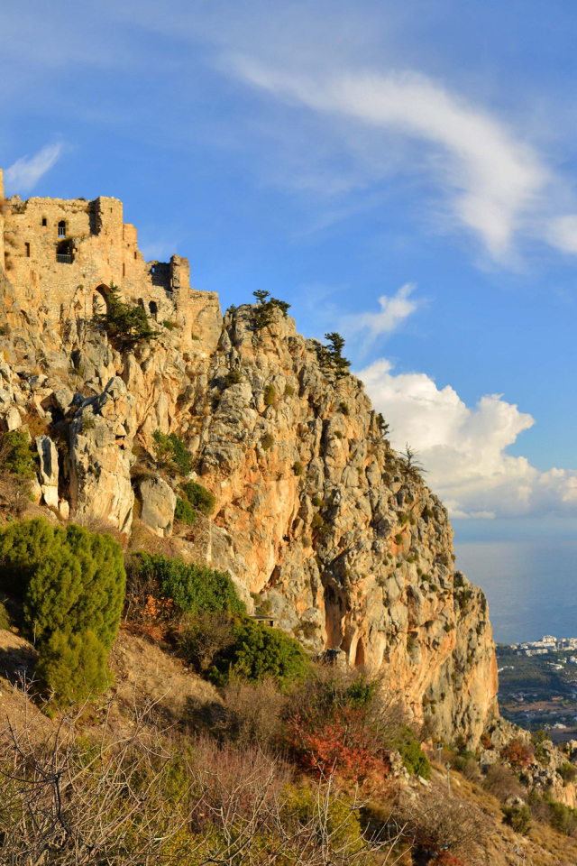 Великолепный вид на замок Святого Иллариона, Северный Кипр 