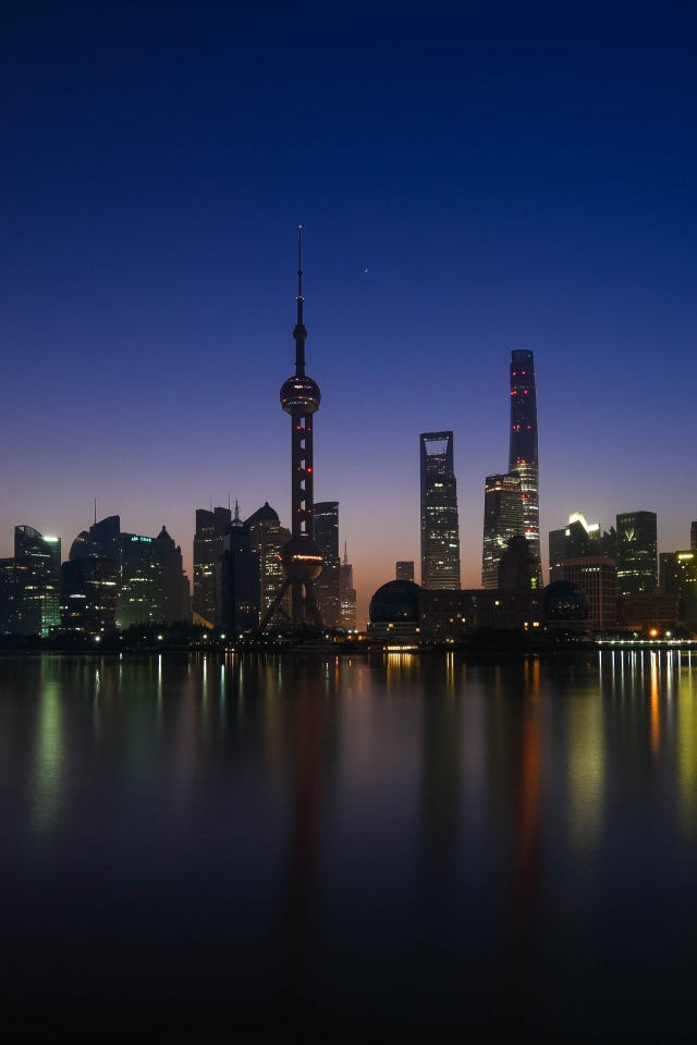 Вид на район Хуанпу на фоне реки. Шанхай