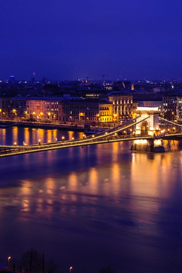 Вид на вечерний Цепной мост, Будапешт  