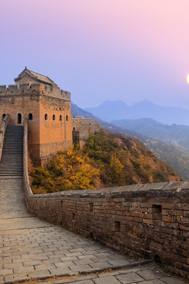 Великая китайская стена на восходе солнца 
