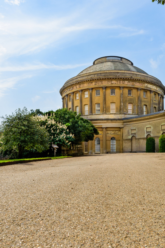 Дворец Икворт Хаус, Парк энд Гарденс, Англия