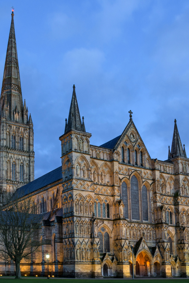 Солсберийский собор под голубым небом, Англия