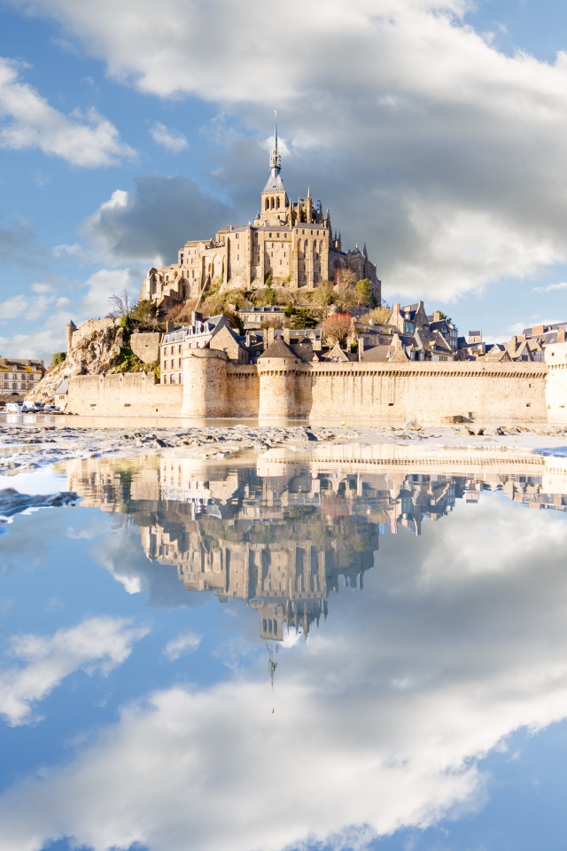 Остров крепость Мон-Сен-Мишель, Франция