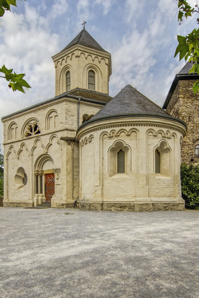 Церковь Matthiaskapelle в Коберне-Гондорфе, Германия 