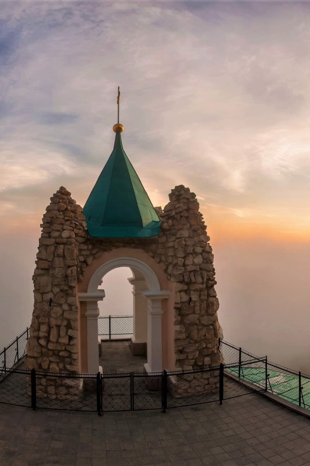 Церковь под красивым небом, остров Санторини, Греция