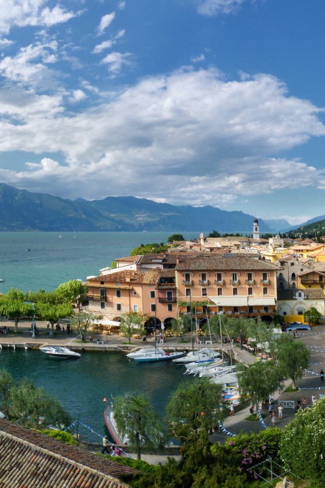 Коммуна Торри-дель-Бенако, Италия 