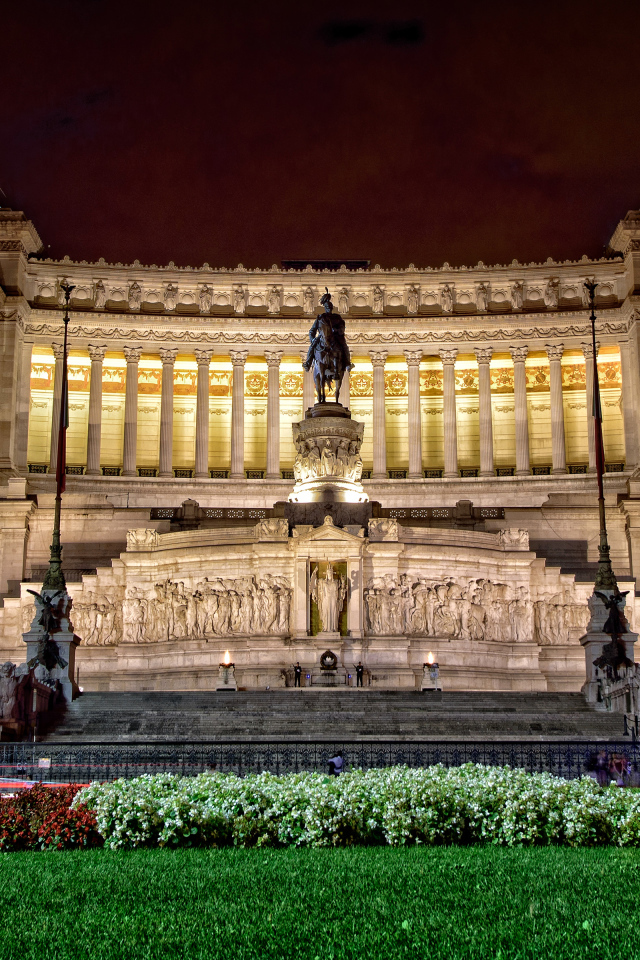 Монумент Витториано в честь первого короля, Рим. Италия 