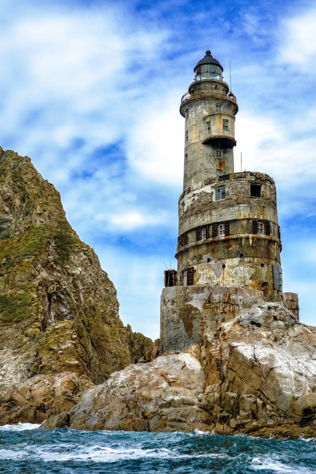 Заброшенный маяк на мысе Анива остров Сахалин, Россия 