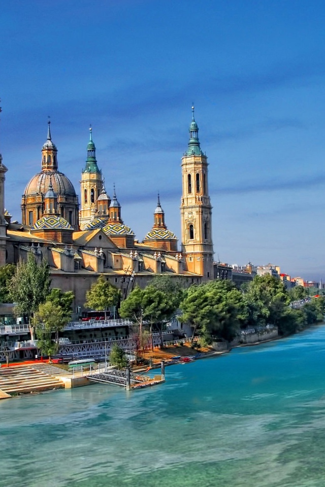 Кафедральный собор-базилика Богородицы Пилар, Сарагоса. Испания 