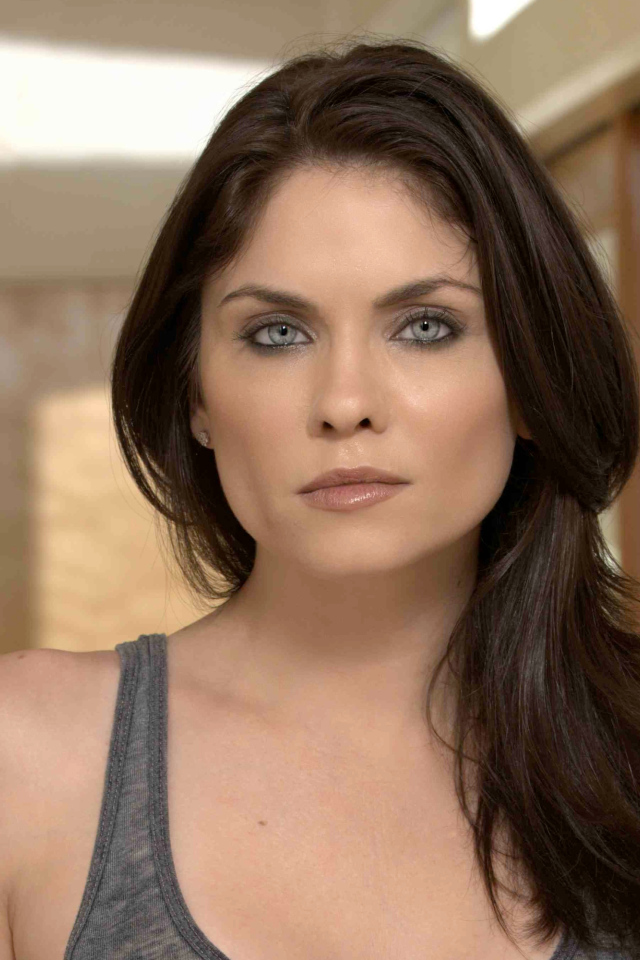 Актриса брюнетка с длинными волосами Джоди Лин О’Киф 