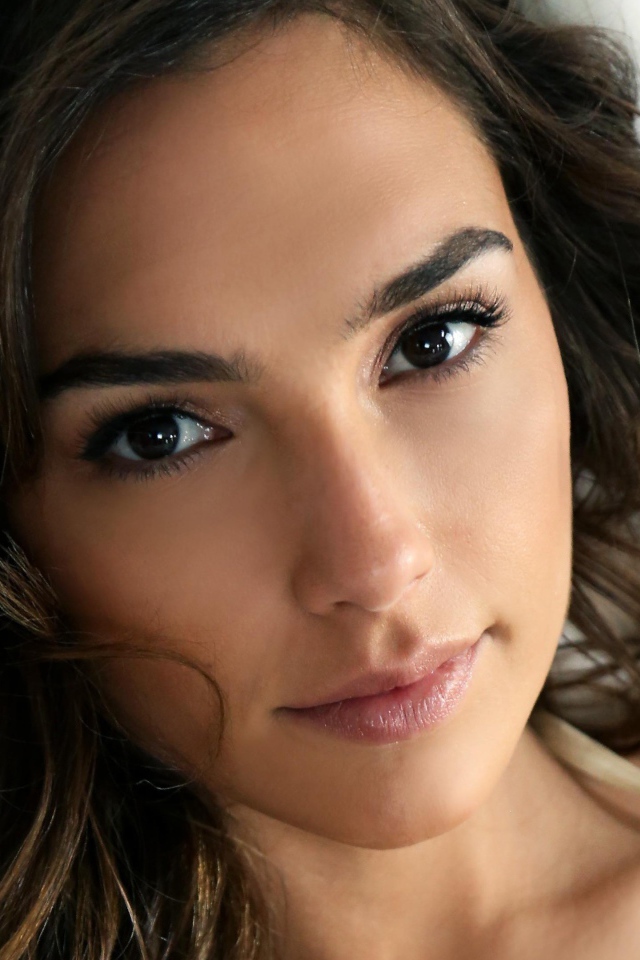 Красивая актриса Галь Гадот 