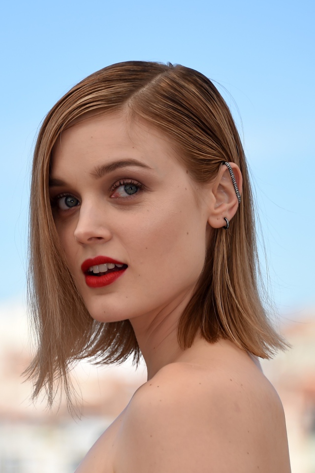 Красивая нежная актриса Белла Хиткот