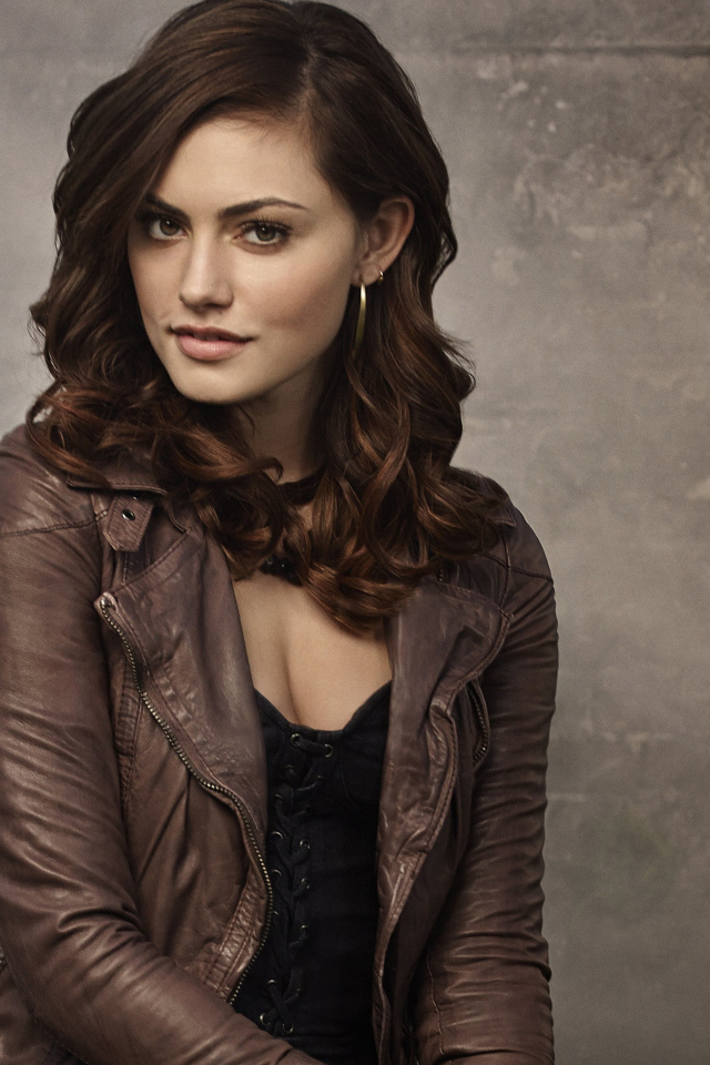 Красивая девушка австралийская актриса Фиби Тонкин