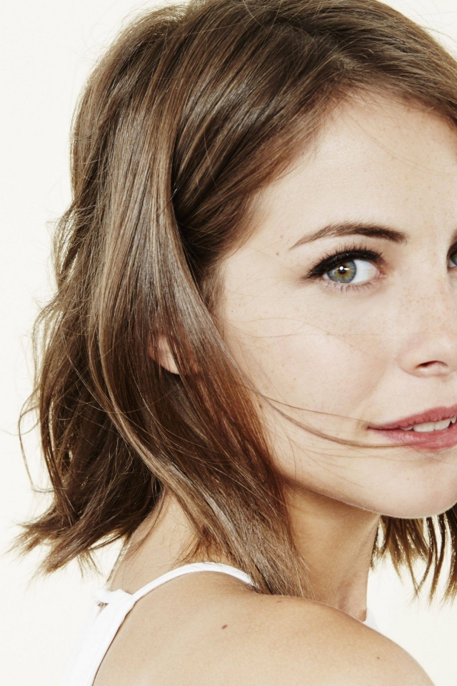 Красивая девушка актриса Уилла Холланд 