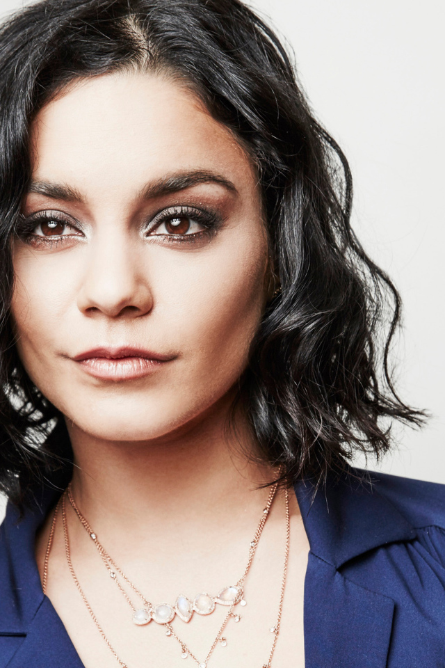 Кареглазая молодая актриса Ванесса Хадженс 