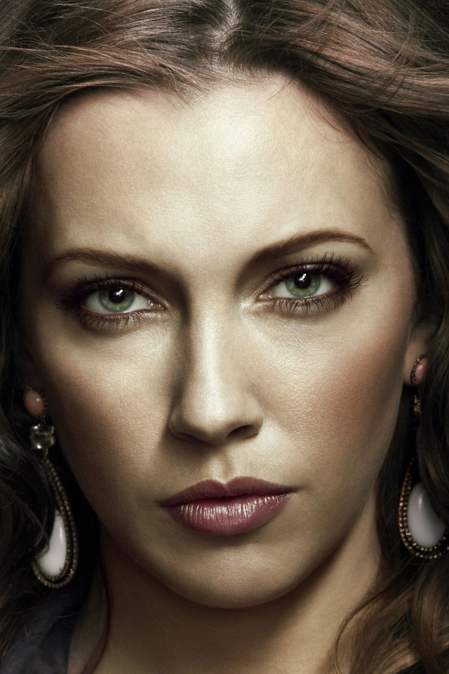 Эффектная актриса Кэти Кэссиди с красивыми украшениями